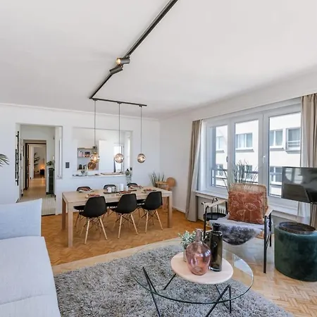 Huswell - Frontal Seaview In *