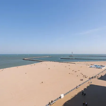 Huswell - Frontal Seaview In Ostende