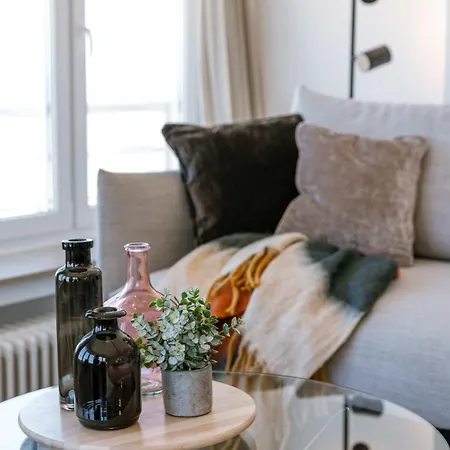 Huswell - Frontal Seaview In * Ostende