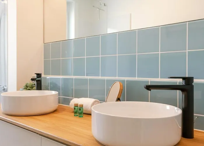 Huswell - Frontal Seaview In