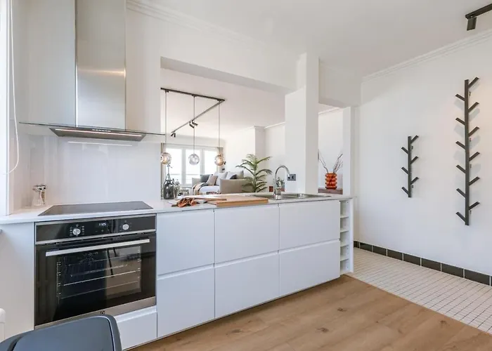 Huswell - Frontal Seaview In *