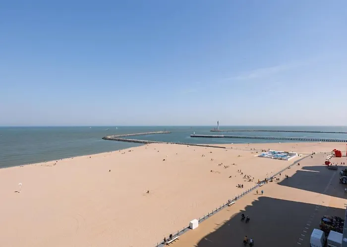 Huswell - Frontal Seaview In Ostende