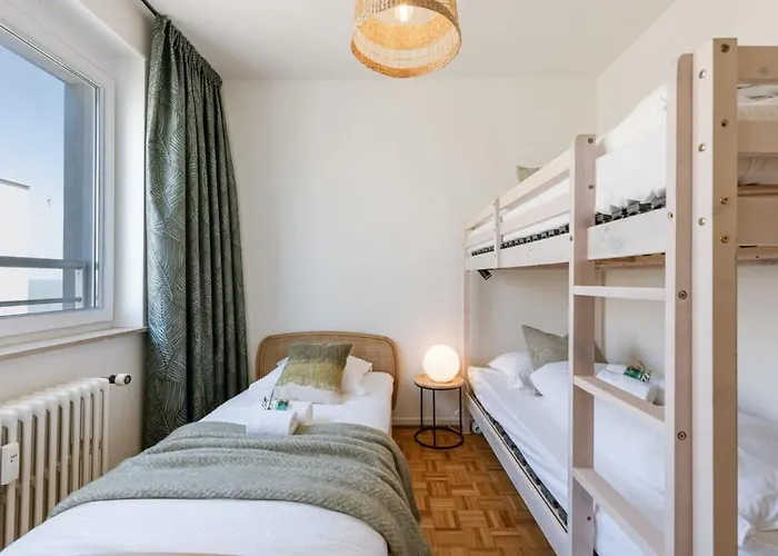 Huswell - Frontal Seaview In * Ostende